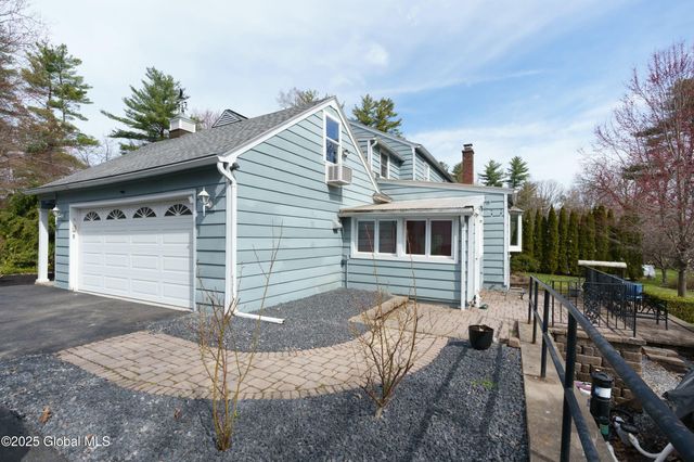 1366 Rosehill Boulevard, Niskayuna, NY 12309