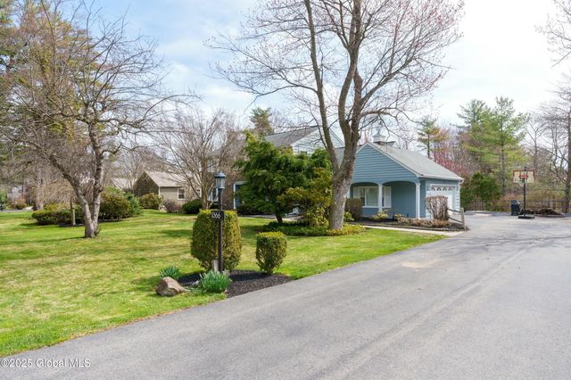 1366 Rosehill Boulevard, Niskayuna, NY 12309