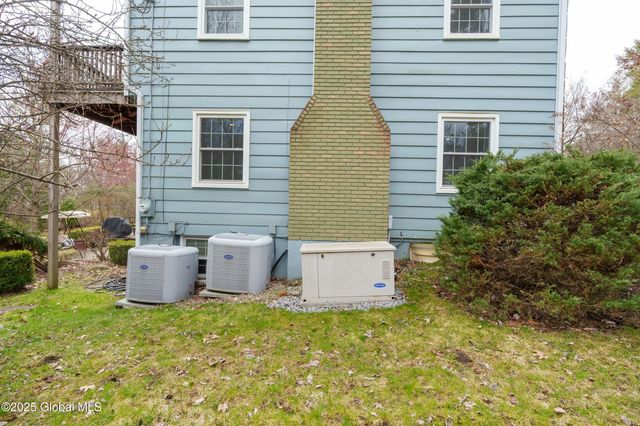 1366 Rosehill Boulevard, Niskayuna, NY 12309