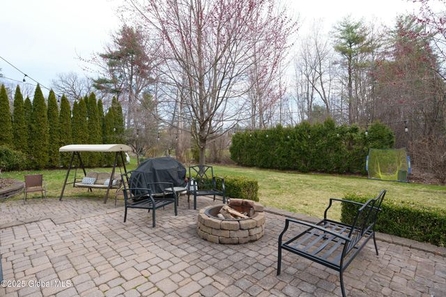 1366 Rosehill Boulevard, Niskayuna, NY 12309