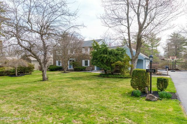 1366 Rosehill Boulevard, Niskayuna, NY 12309