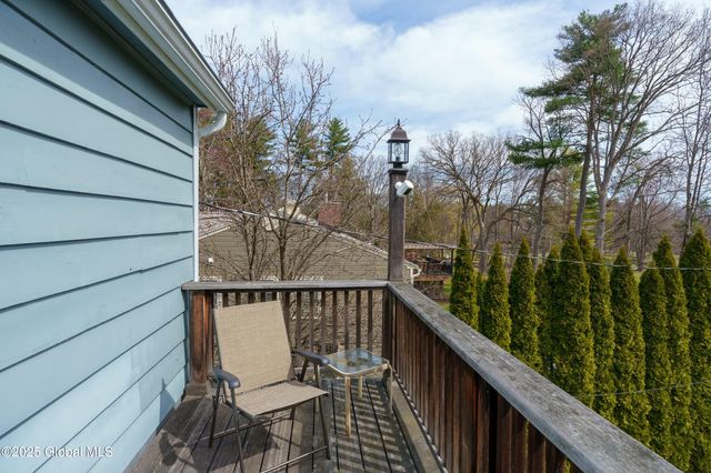 1366 Rosehill Boulevard, Niskayuna, NY 12309