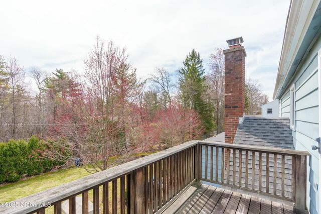 1366 Rosehill Boulevard, Niskayuna, NY 12309