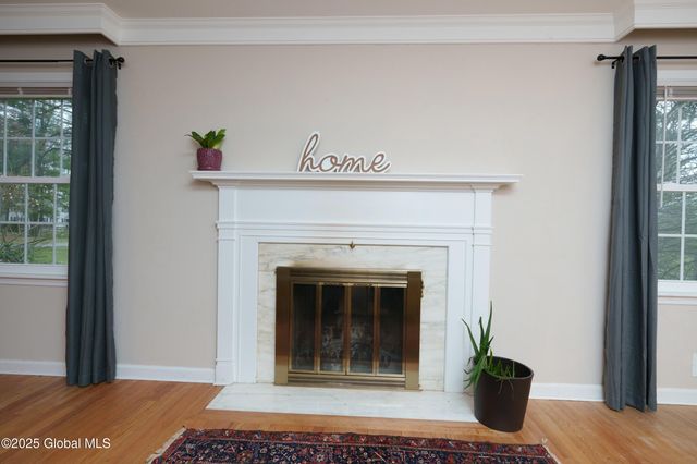 1366 Rosehill Boulevard, Niskayuna, NY 12309