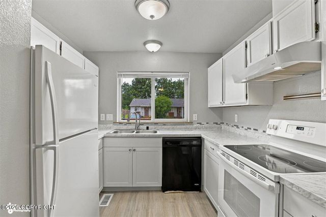 1839 Bellevue Loop, Anchorage, AK 99515