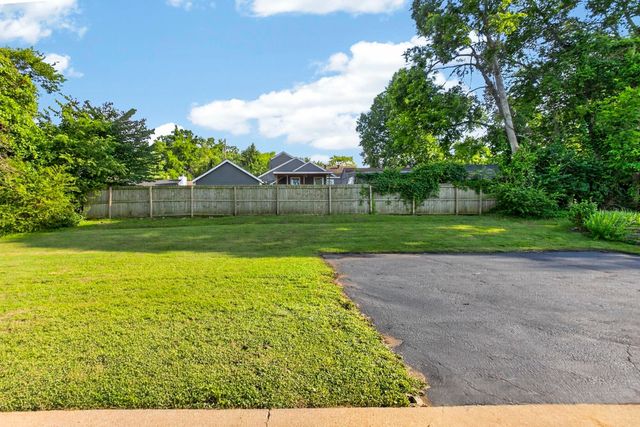 644 Topeka Dr, Hermitage, TN 37076