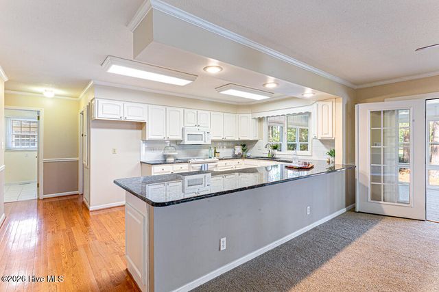 16 Bogie Drive, Whispering Pines, NC 28327