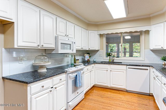 16 Bogie Drive, Whispering Pines, NC 28327