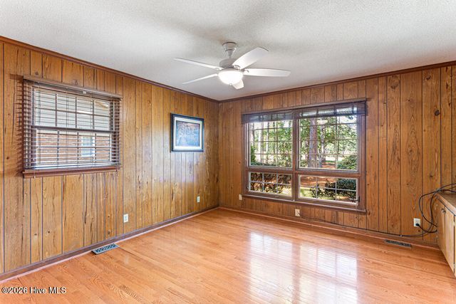 16 Bogie Drive, Whispering Pines, NC 28327