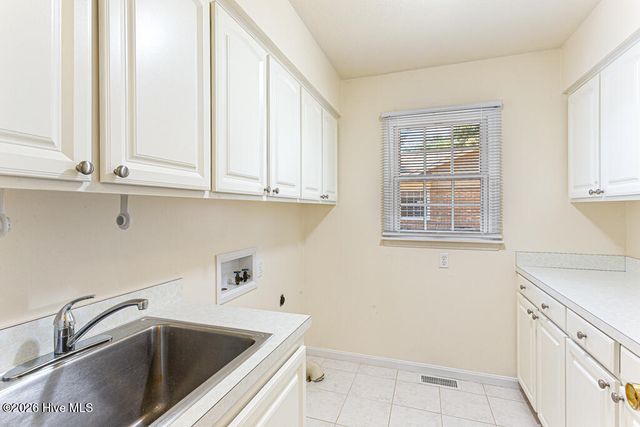 16 Bogie Drive, Whispering Pines, NC 28327