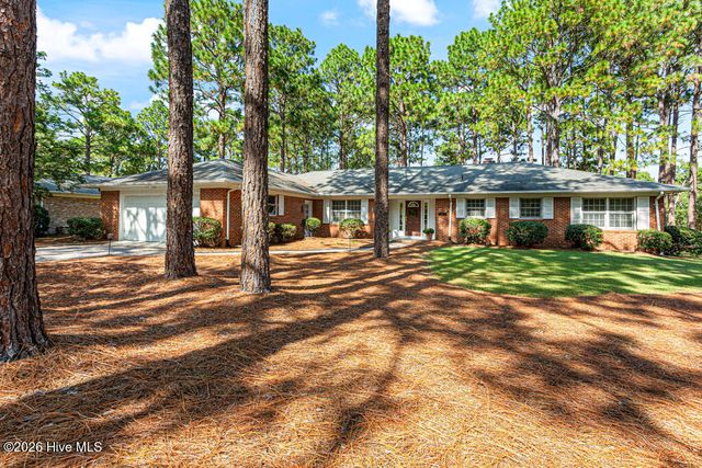 16 Bogie Drive, Whispering Pines, NC 28327
