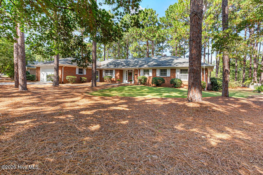 16 Bogie Drive, Whispering Pines, NC 28327
