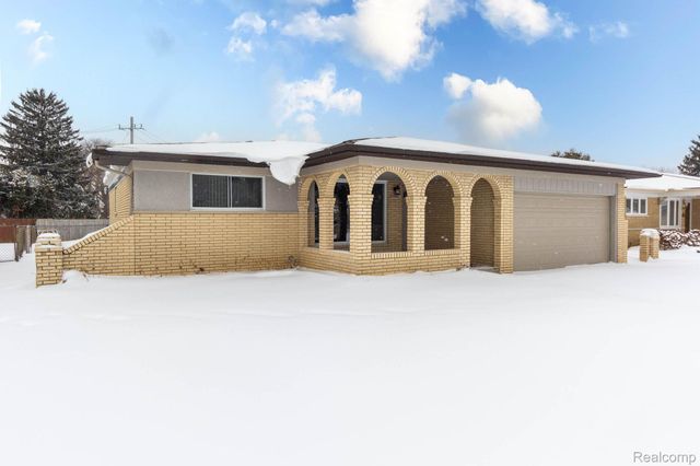 35085 Marina Drive, Sterling Heights, MI 48312