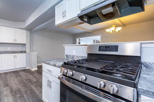 35085 Marina Drive, Sterling Heights, MI 48312