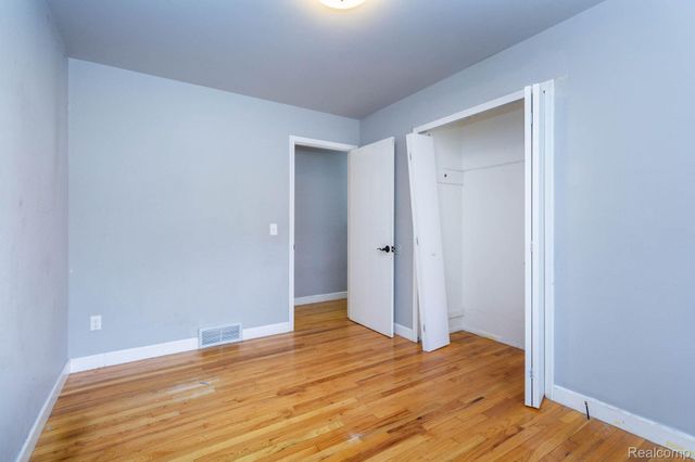 35085 Marina Drive, Sterling Heights, MI 48312