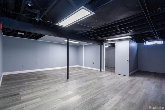 35085 Marina Drive, Sterling Heights, MI 48312