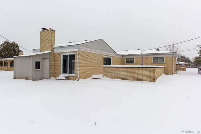 35085 Marina Drive, Sterling Heights, MI 48312