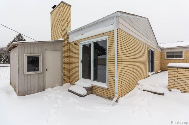 35085 Marina Drive, Sterling Heights, MI 48312