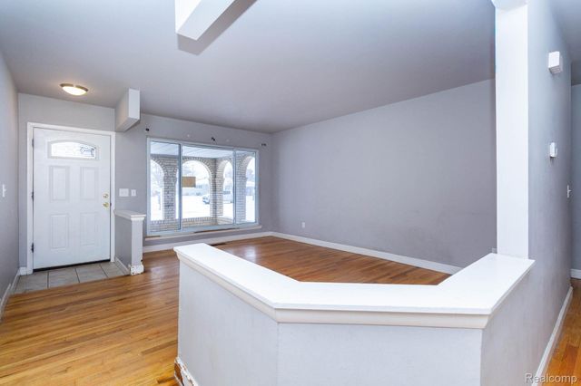 35085 Marina Drive, Sterling Heights, MI 48312