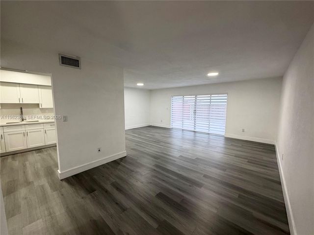 7155 W 2nd Way, Hialeah, FL 33014