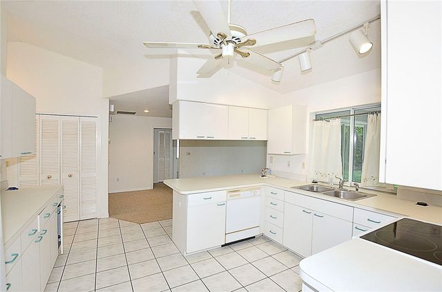 417 Pine Street, Sebastian, FL 32958