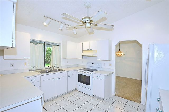 417 Pine Street, Sebastian, FL 32958