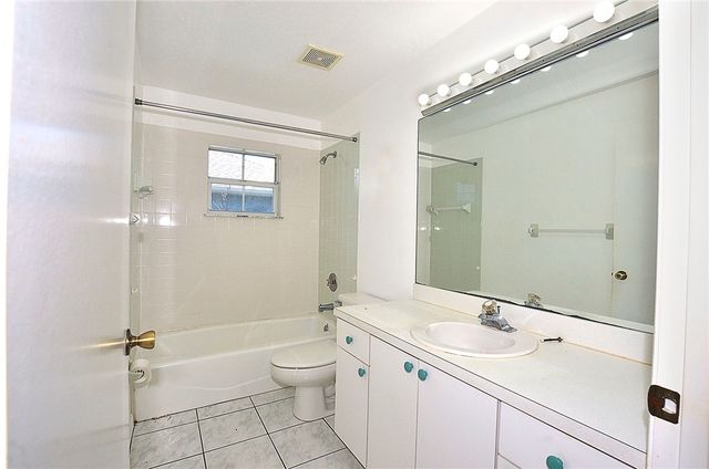 417 Pine Street, Sebastian, FL 32958
