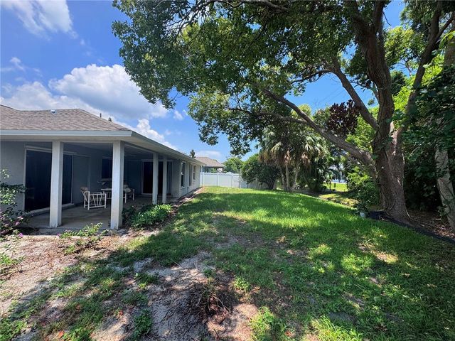 417 Pine Street, Sebastian, FL 32958
