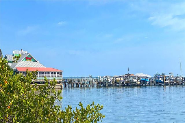 417 Pine Street, Sebastian, FL 32958