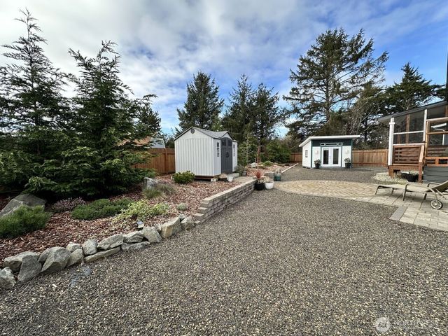 638 Rainbow Ct NE, Ocean Shores, WA 98569