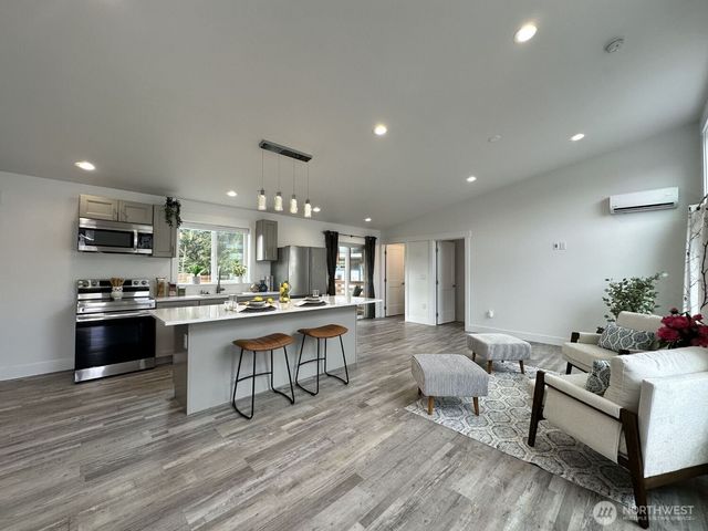 638 Rainbow Ct NE, Ocean Shores, WA 98569