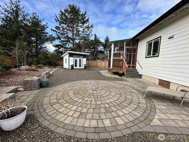 638 Rainbow Ct NE, Ocean Shores, WA 98569