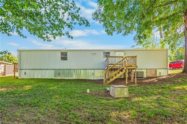 189 Sunset Drive, Thomasville, NC 27360
