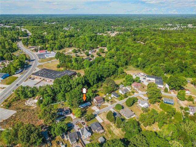 189 Sunset Drive, Thomasville, NC 27360