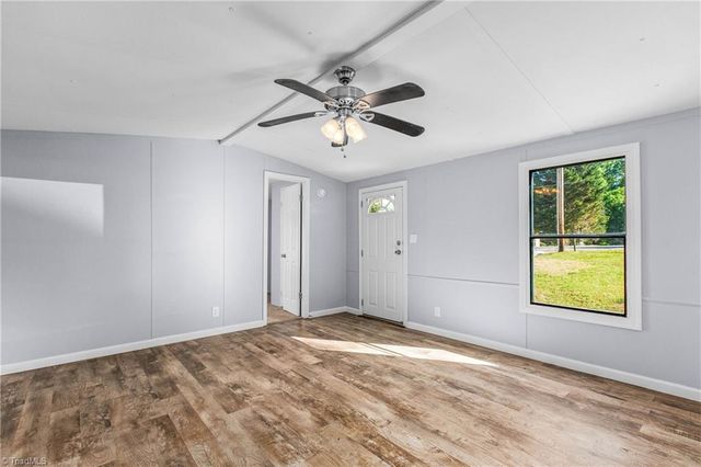 189 Sunset Drive, Thomasville, NC 27360