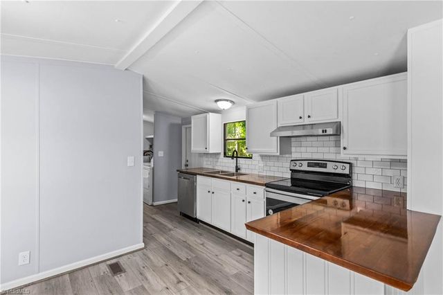 189 Sunset Drive, Thomasville, NC 27360