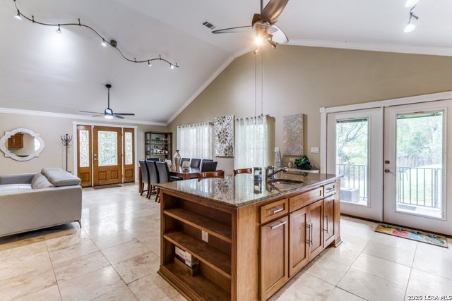 9106 SADDLE TRL, San Antonio, TX 78255