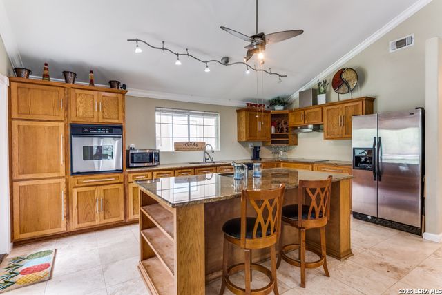 9106 SADDLE TRL, San Antonio, TX 78255