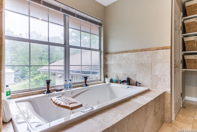 9106 SADDLE TRL, San Antonio, TX 78255