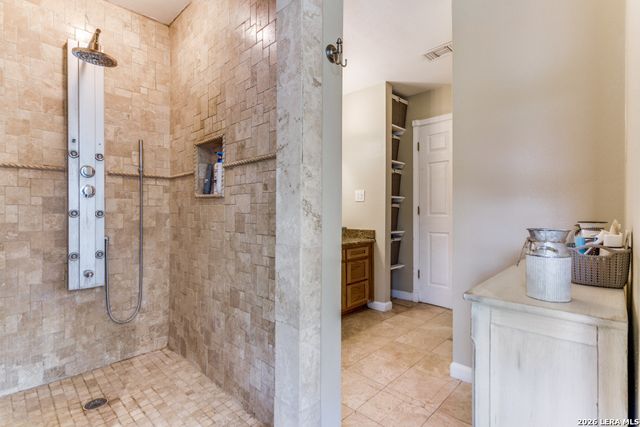 9106 SADDLE TRL, San Antonio, TX 78255