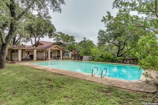 9106 SADDLE TRL, San Antonio, TX 78255
