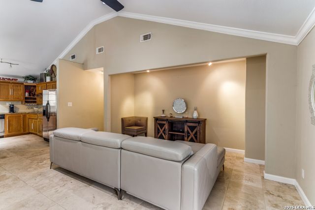 9106 SADDLE TRL, San Antonio, TX 78255