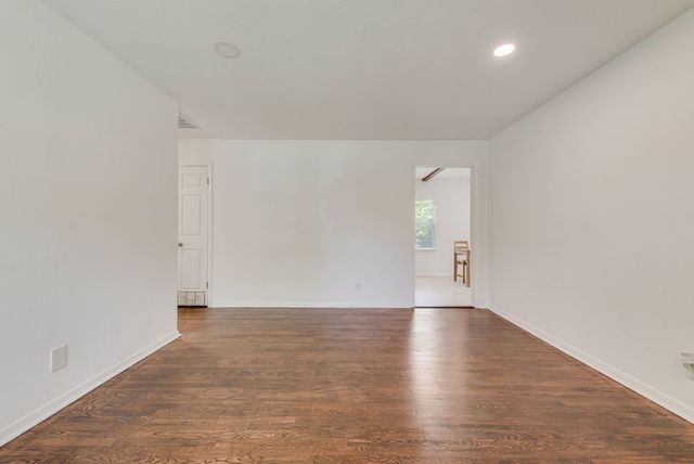 827 Taylor Street, Lancaster, TX 75134