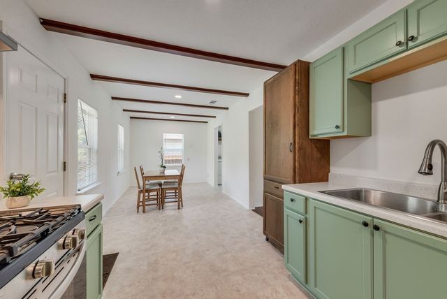 827 Taylor Street, Lancaster, TX 75134