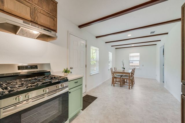 827 Taylor Street, Lancaster, TX 75134