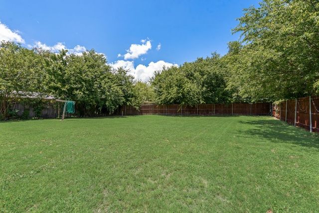 827 Taylor Street, Lancaster, TX 75134