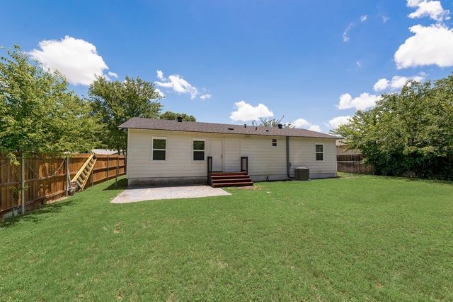 827 Taylor Street, Lancaster, TX 75134