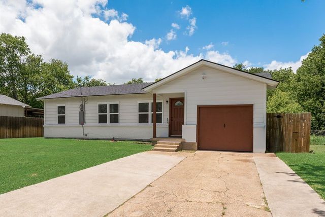 827 Taylor Street, Lancaster, TX 75134