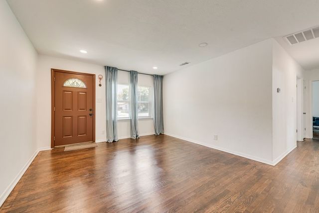 827 Taylor Street, Lancaster, TX 75134
