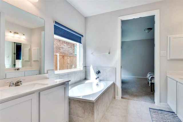 11416 Silver Queen Drive, Aubrey, TX 76227